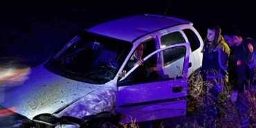 Otomobil tarlaya uçtu, ekipler yaralı için seferber oldu