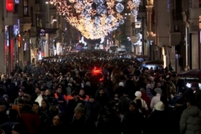 İstiklal Caddesi’ndeki yoğunluk havadan görüntülendi