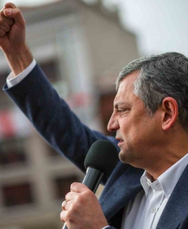 CHP lideri Özel: "Bu darbeciler de günü gelince Edirne’den kaçmak isterlerse Meriç’ten Dedeağaç’a size emanet"