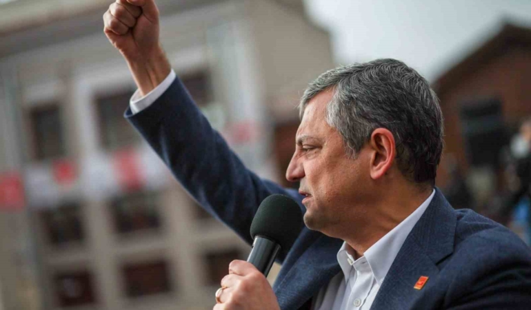 CHP lideri Özel: "Bu darbeciler de günü gelince Edirne’den kaçmak isterlerse Meriç’ten Dedeağaç’a size emanet"