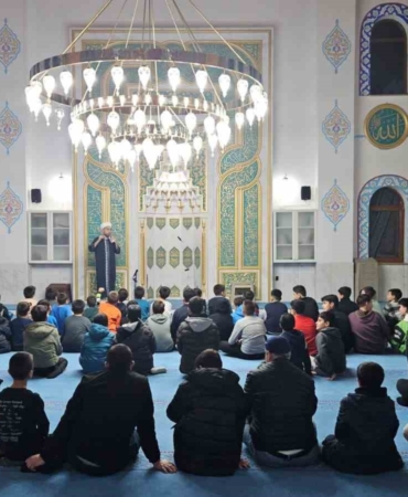 Bilecik’te "Vakti Kuşanmak" projesi kapsamında öğrenciler camide buluştu
