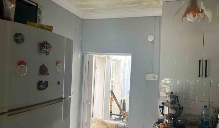 Osmaneli’de ev yangını: Eşyalar kullanılamaz hale geldi