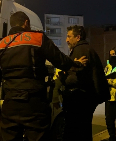 Polislerin alkollü sürücüyle imtihanı