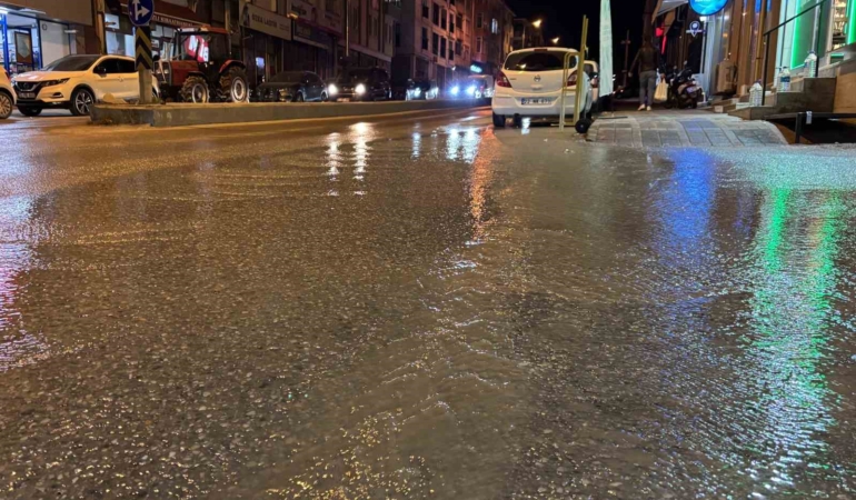 Edirne’de su borularındaki patlaklar vatandaşın tepkisini çekiyor