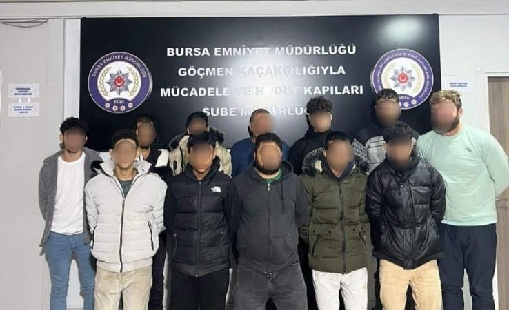 Düzensiz göçmenlere şafak operasyonu