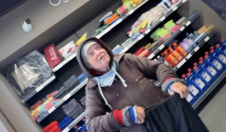 Alman Rahibe, Gazze barışı için Türkiye üzerinden Kudüs’e yürüyor