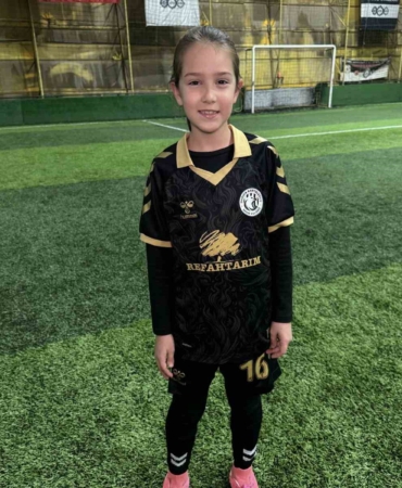 9 yaşındaki Defne’nin golleri beğeni topladı