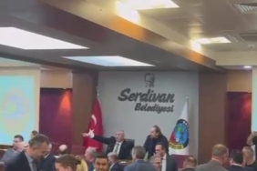 Üniversitelilerin izlediği meclis toplantısında arbede: Başkan Çelik’ten "Siz kimsiniz" tepkisi