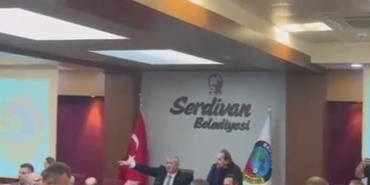 Üniversitelilerin izlediği meclis toplantısında arbede: Başkan Çelik’ten "Siz kimsiniz" tepkisi