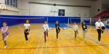 Bilecik’te badminton antrenmanları yoğun tempoda devam ediyor