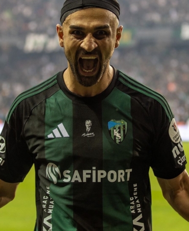 Kocaelisporlu taraftarlardan, Serdar Dursun’a derbi tepkisi