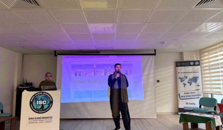 Bursa’da Meslek Lisesinde Dünya Seninle Konuşuyor etkinliği