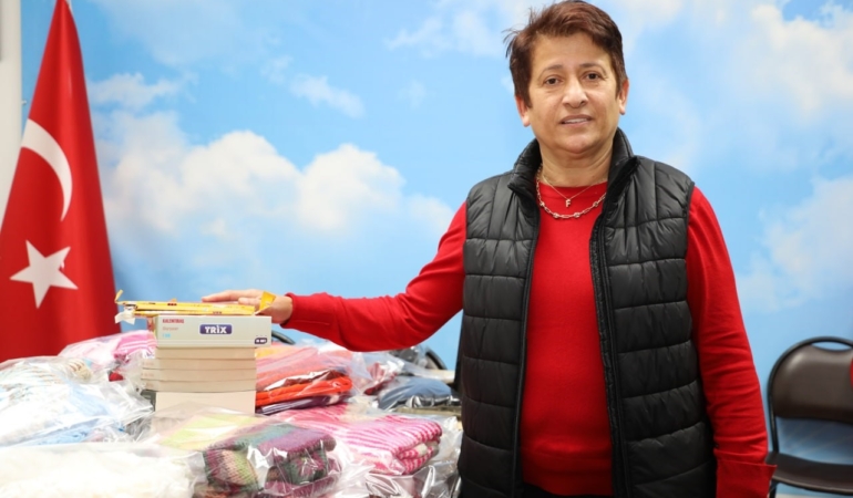 Sakaryalı kadınlar elleriyle iyilik örüyor