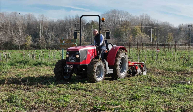 Dekan, öğrencilerin eğitimi için direksiyon başına geçti