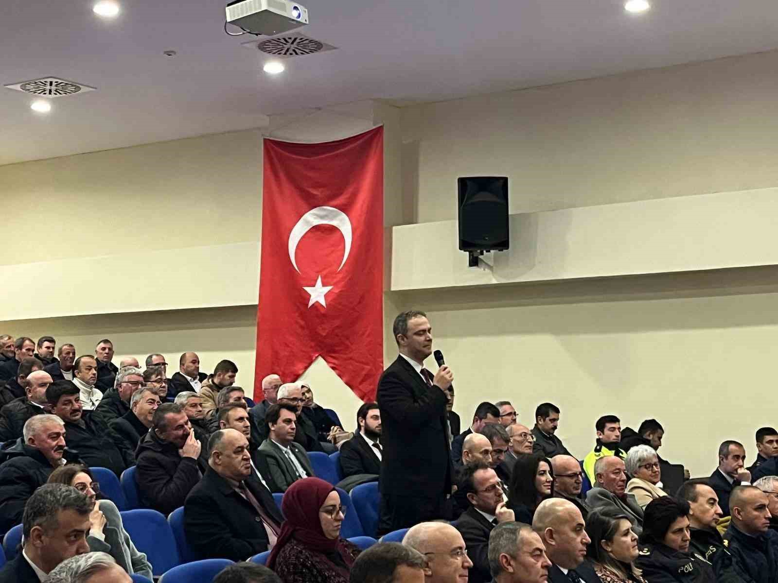 Vali Uğur Turan, Vize’de muhtarlarla bir araya geldi