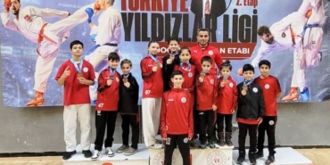 Körfezli karatecilere Sakarya’da 13 madalya