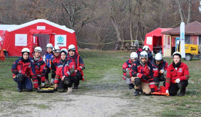 Kırklareli’nde 11 sağlık personeline UMKE belgesi