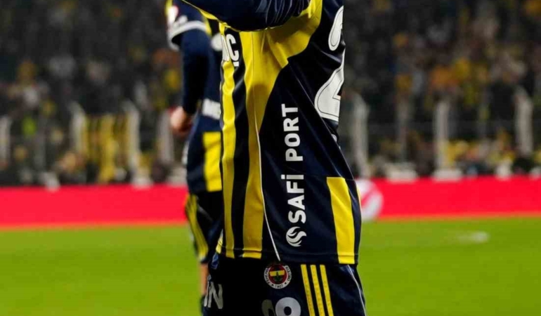 Bartuğ Elmaz, derbiye devam edemedi