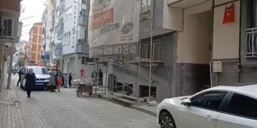 İskelenin 5. katından düşen genç işçi ağır yaralandı