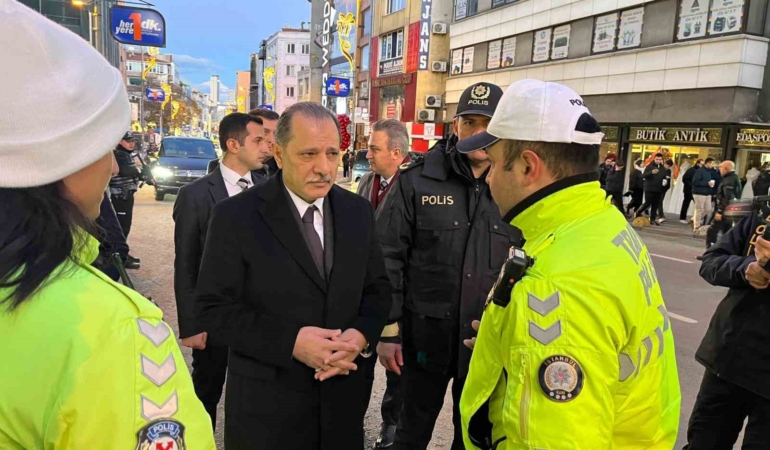 İstanbul İl Emniyet Müdürü Yıldız, Kadıköy’deki denetimleri inceledi
