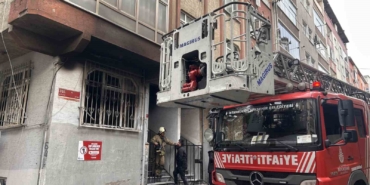 Esenler’de 5 yaşındaki çocuk çakmakla oynarken evi yaktı