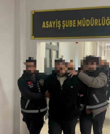 Futbolcunun aralarında bulunduğu 3 kişiyi silahla yaralayan 2 şüpheli tutuklandı