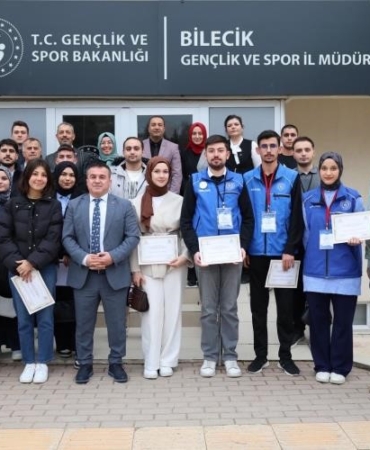 Bilecik’te gönüllü gençlere teşekkür belgeleri takdim edildi