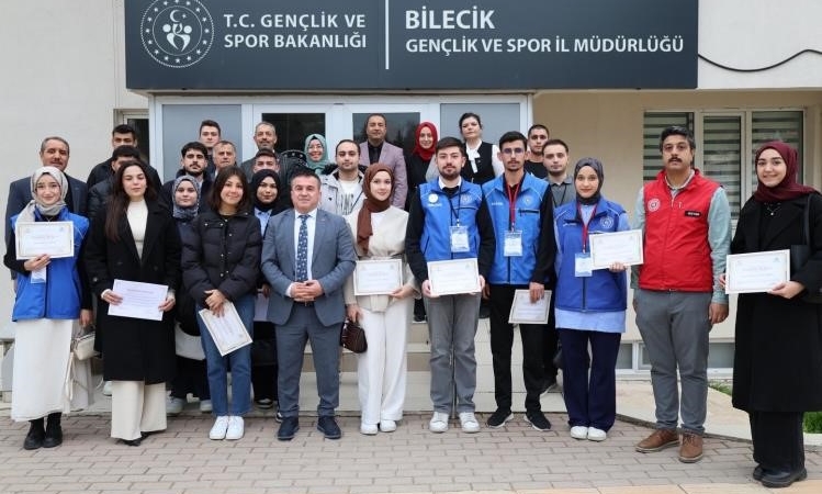 Bilecik’te gönüllü gençlere teşekkür belgeleri takdim edildi