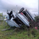 Ciple çarpışan otomobil hurdaya döndü: 1’i ağır 2 yaralı