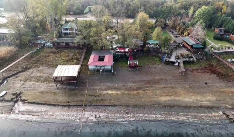 Sapanca Gölü’nde gizli borular, kesilen sazlıklar, işgal edilen kıyılar