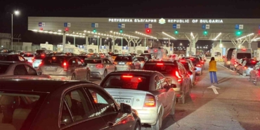 Yılbaşı alışverişini Edirne’de yapan Bulgaristan vatandaşları, dönüşte sınır kapılarında yoğunluk oluşturdu