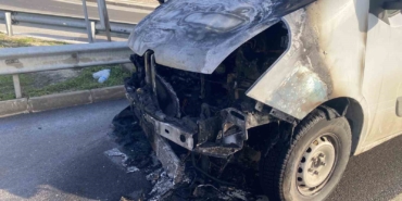 Bursa’da minibüs yangını: BUSKİ Ekipleri yangının büyümesini önledi