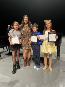 Bilecikli öğrenciler Kıbrıs’taki piyano festivalinden ödülle döndü