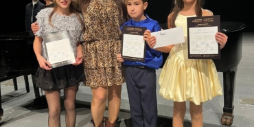 Bilecikli öğrenciler Kıbrıs’taki piyano festivalinden ödülle döndü