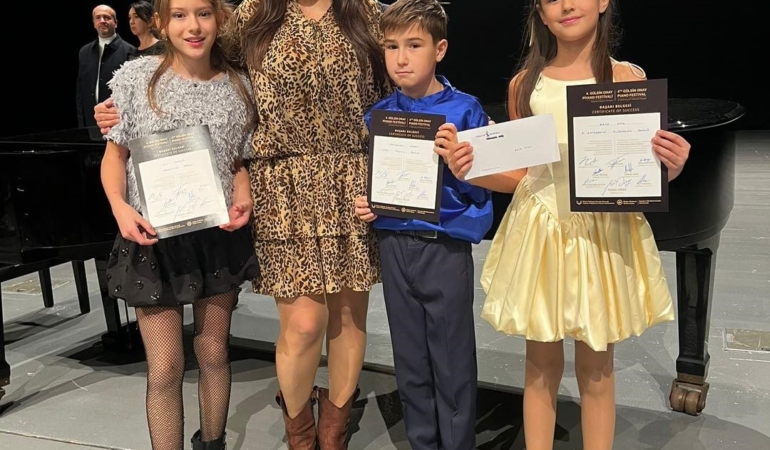 Bilecikli öğrenciler Kıbrıs’taki piyano festivalinden ödülle döndü