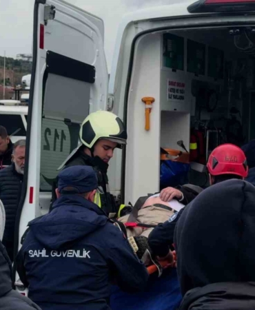 Denizde çırpınan vatandaş sahil güvenlik ekiplerince kurtarıldı