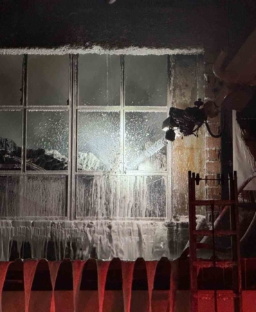 Hırdavat dükkanı alev topuna döndü, ekipler seferber oldu