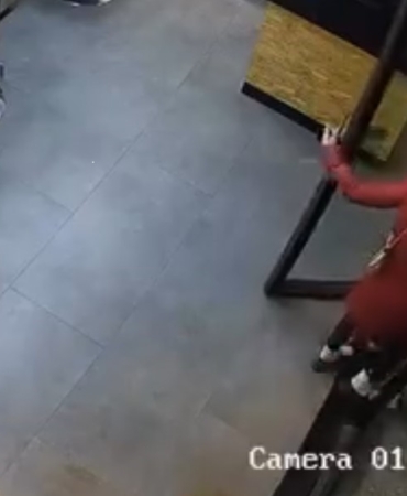 Esenyurt’ta kuaförde işlem yaptıran kadın ’kartımı arabada unuttum’ bahanesiyle kaçtı