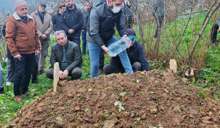 Sakarya’da 8 yaşındaki çocuk menenjit yüzünden vefat etti