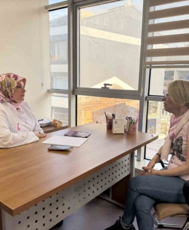 Asansörde okuduğu pano sonrası tarama yaptırdı: Meme kanseri 2’nci evrede tedavi edildi