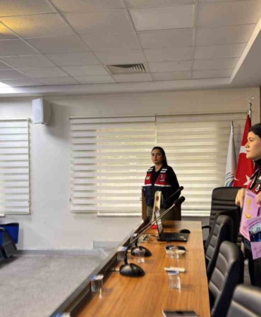 Üniversitelilere jandarmadan "KADES" ve "UYUMA" dersi