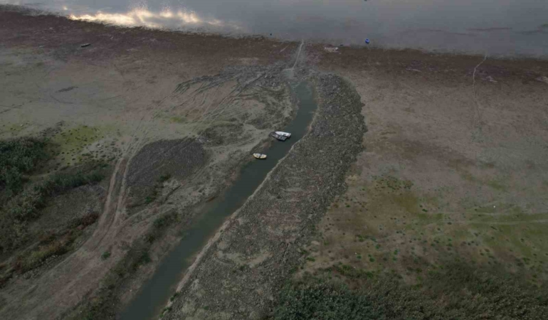 16 ilçenin muhtarları Sapanca Gölü için tek ses oldu: "Sanayinin değil yaşamın kaynağıdır"