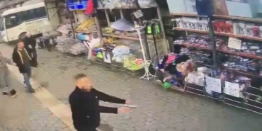 Silahla kovaladığı şahsa kurşun yağdırdı, kurşunların hedefi olmaktan böyle kurtuldu