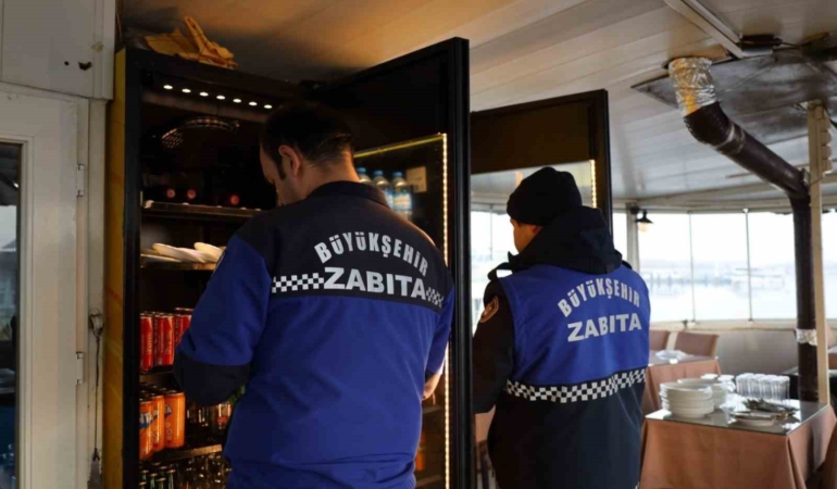 Zabıtadan balıkçı teknelerine yılbaşı denetimi