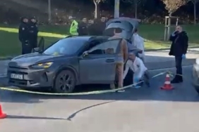 Bakırköy’de seyir halindeki otomobile silahlı saldırı: 1 ölü