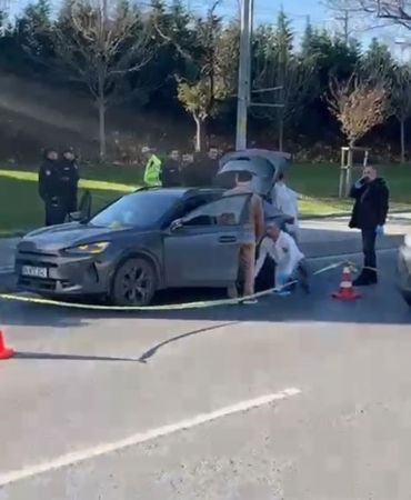 Bakırköy’de seyir halindeki otomobile silahlı saldırı: 1 ölü