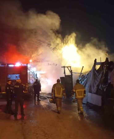Osmangazi’de gece saatlerinde yangın paniği: 1 yaralı