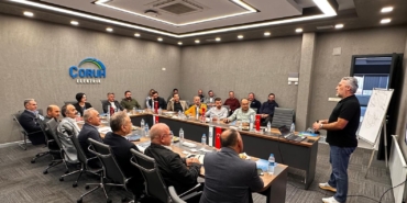 Çoruh EDAŞ’tan ilçe yöneticilerine etkili iletişim ve beden dili eğitimi