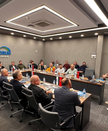 Çoruh EDAŞ’tan ilçe yöneticilerine etkili iletişim ve beden dili eğitimi