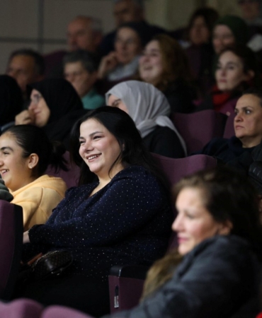 Kartepe’de tiyatro şöleni